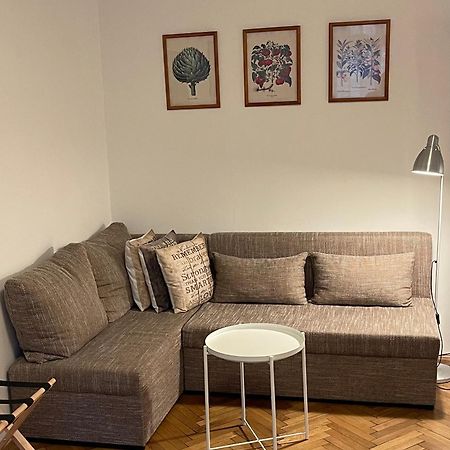 Apartment Slavikova 11 Praag Buitenkant foto