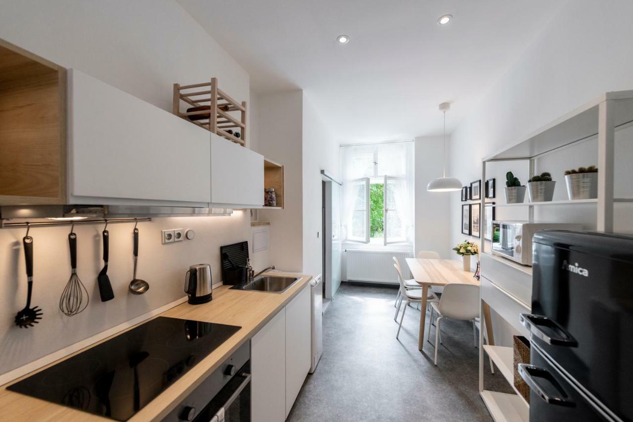 Apartment Slavikova 11 Praag Buitenkant foto