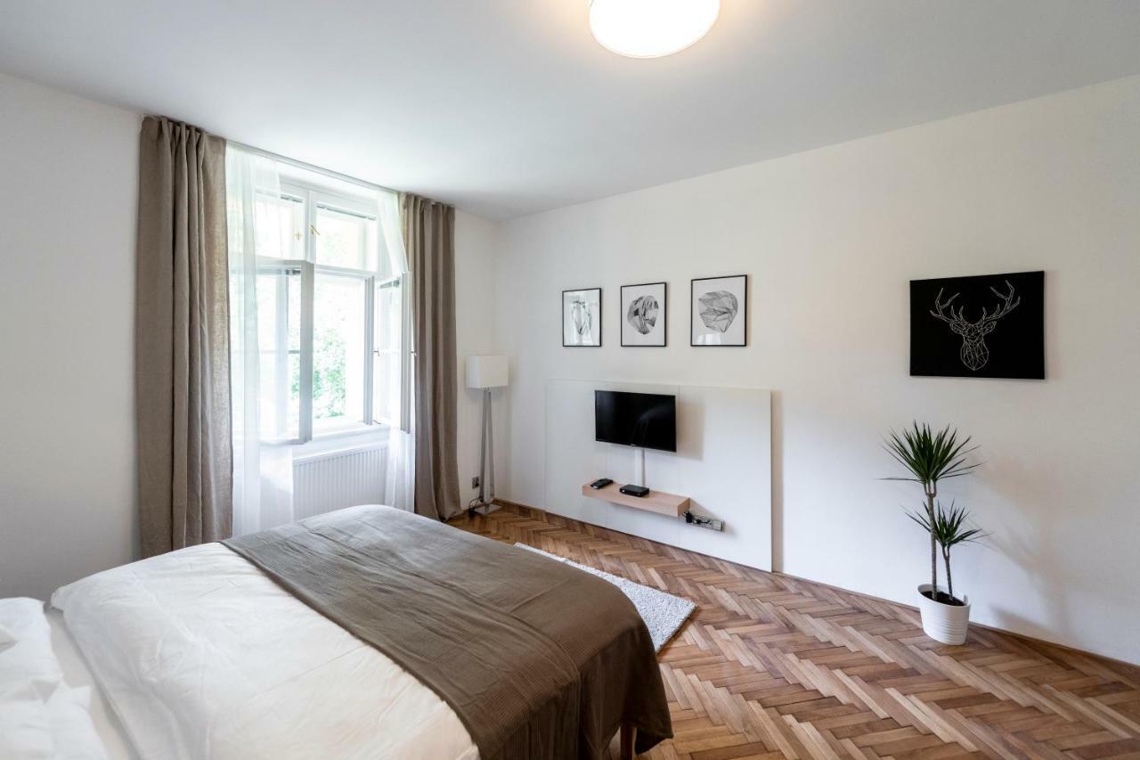 Apartment Slavikova 11 Praag Buitenkant foto