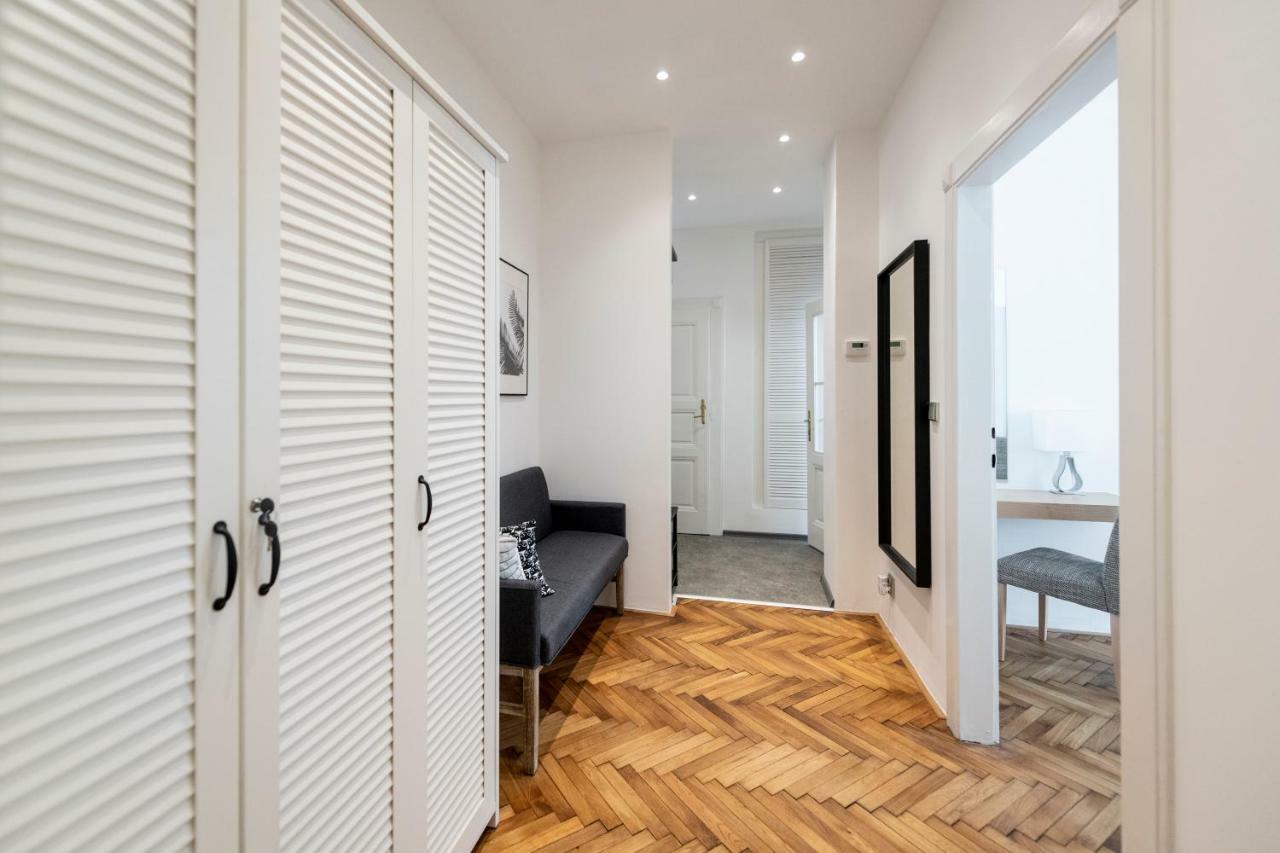 Apartment Slavikova 11 Praag Buitenkant foto