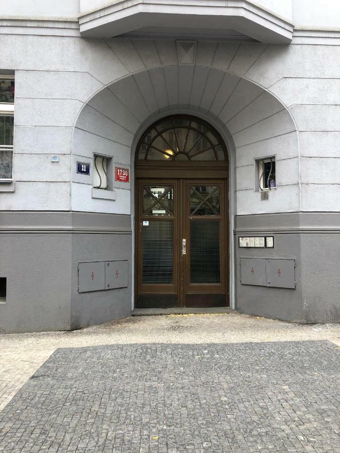 Apartment Slavikova 11 Praag Buitenkant foto